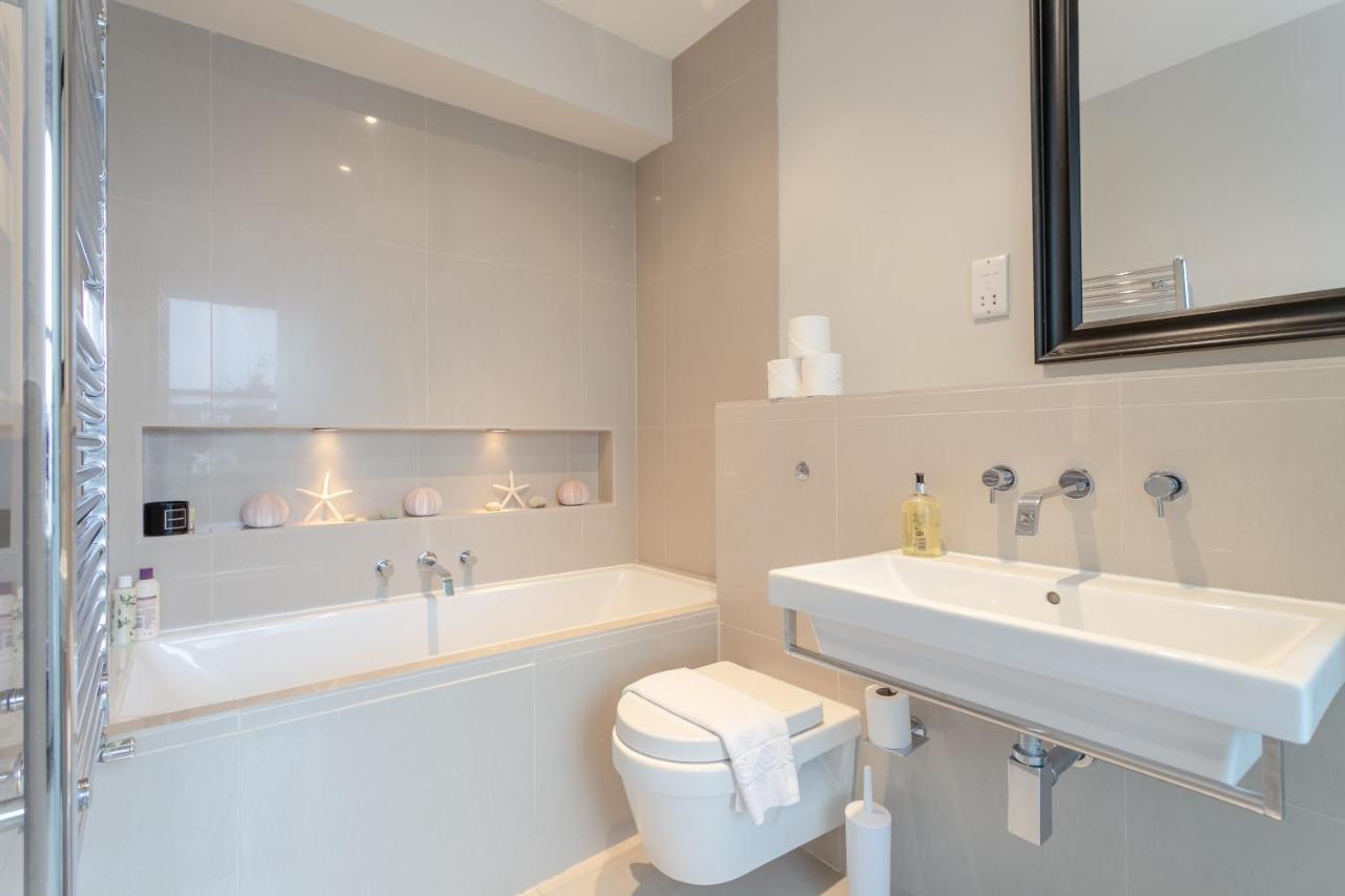 2 Bedroom Apartment Hammersmith Grove Sleeps 4 Londen Buitenkant foto