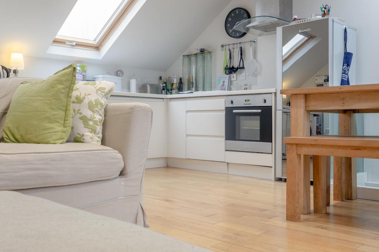 2 Bedroom Apartment Hammersmith Grove Sleeps 4 Londen Buitenkant foto