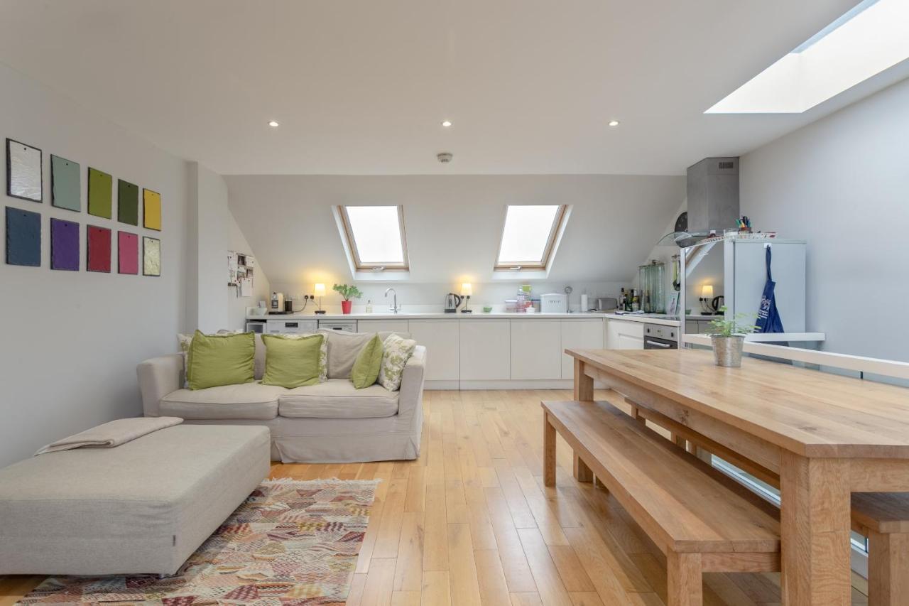 2 Bedroom Apartment Hammersmith Grove Sleeps 4 Londen Buitenkant foto