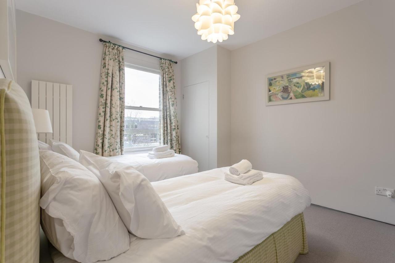 2 Bedroom Apartment Hammersmith Grove Sleeps 4 Londen Buitenkant foto