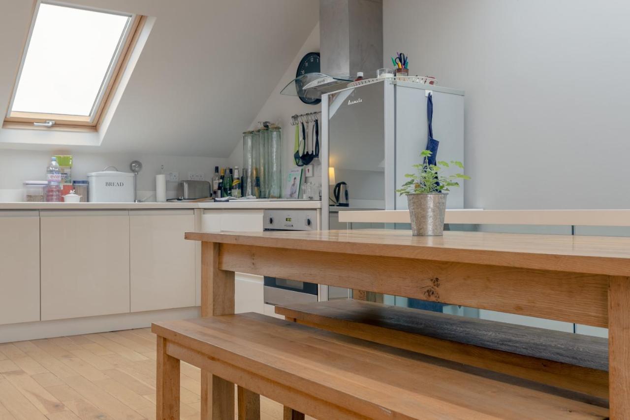 2 Bedroom Apartment Hammersmith Grove Sleeps 4 Londen Buitenkant foto